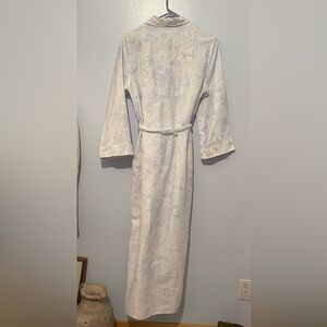 Eileen West White Floral Robe